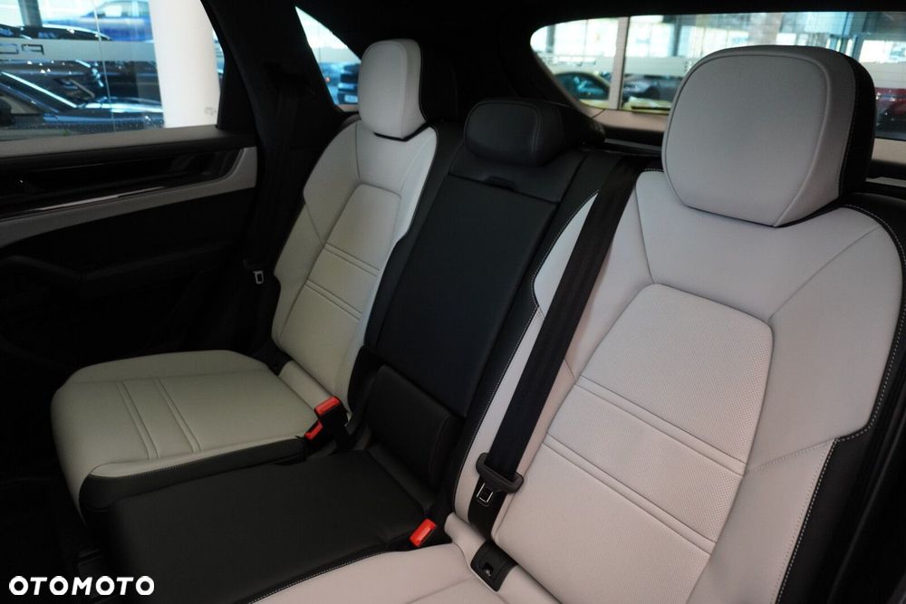 Porsche Cayenne - 28