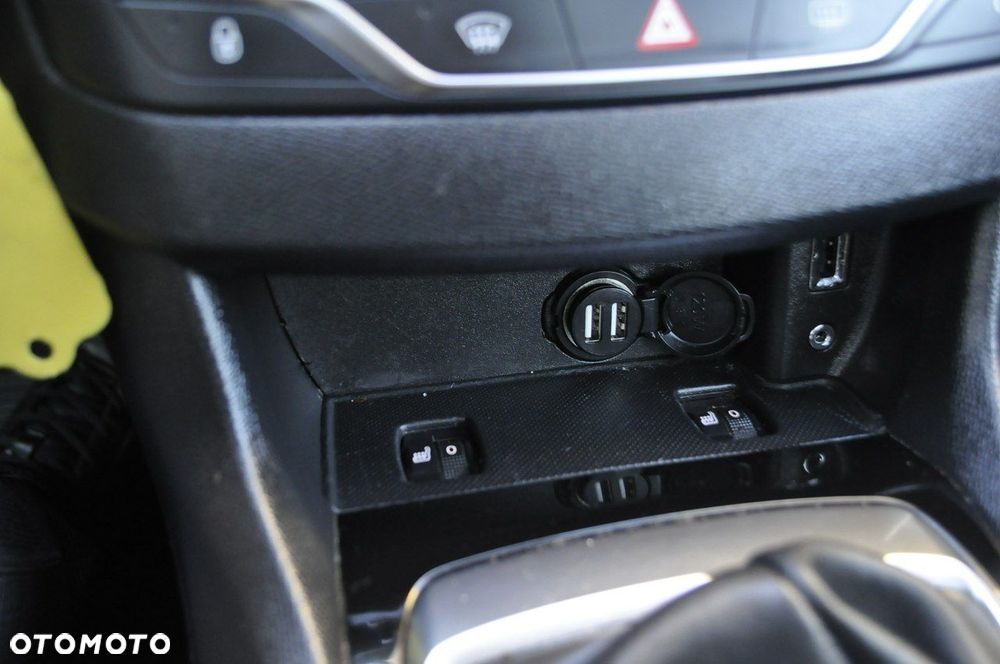 Peugeot 308 125 THP Allure - 12