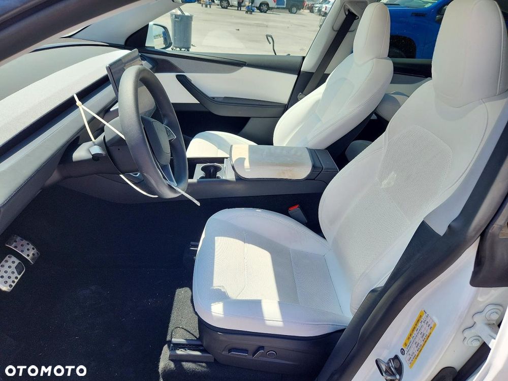 Tesla Model Y Long Range Dual Motor AWD - 7