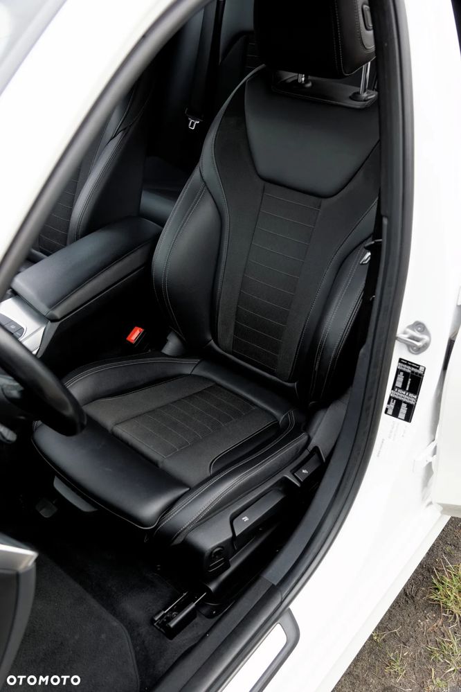 BMW Seria 3 320d Sport Line Shadow - 9