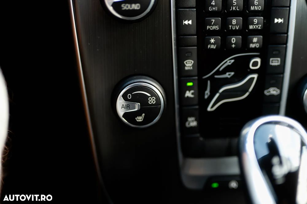 Volvo V40 T4 Powershift Momentum - 13