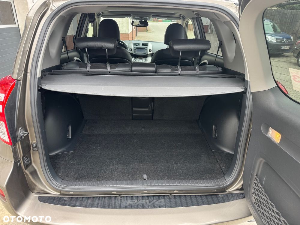 Toyota RAV4 - 23