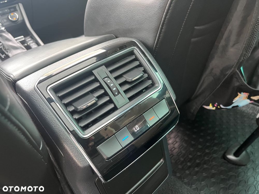 Skoda Superb 2.0 TDI DSG L&K - 10
