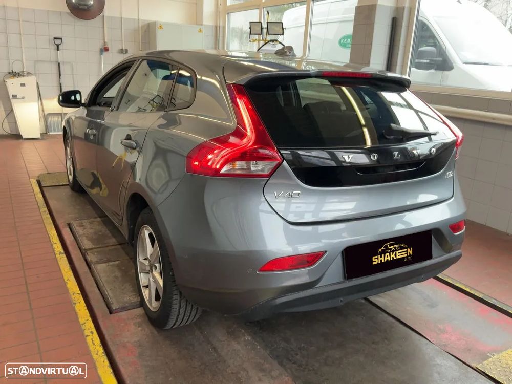 Volvo V40 D2 Kinetic - 3