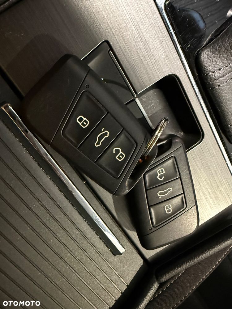Skoda Superb 2.0 TDI SCR 4x4 Scout DSG - 38