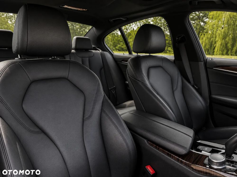 BMW Seria 5 530i xDrive Sport Line - 21