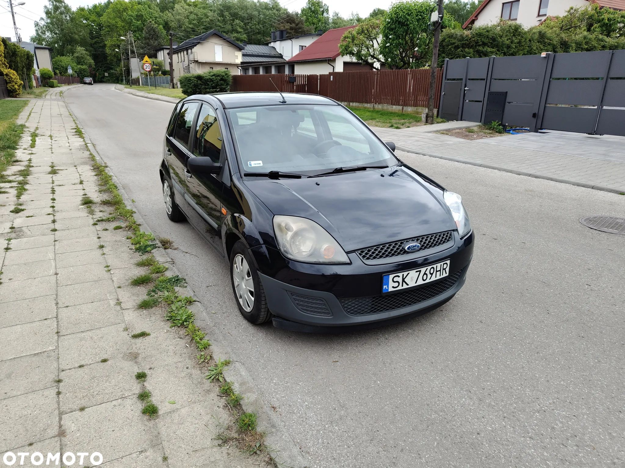 Ford Fiesta 1.3 Ambiente - 1