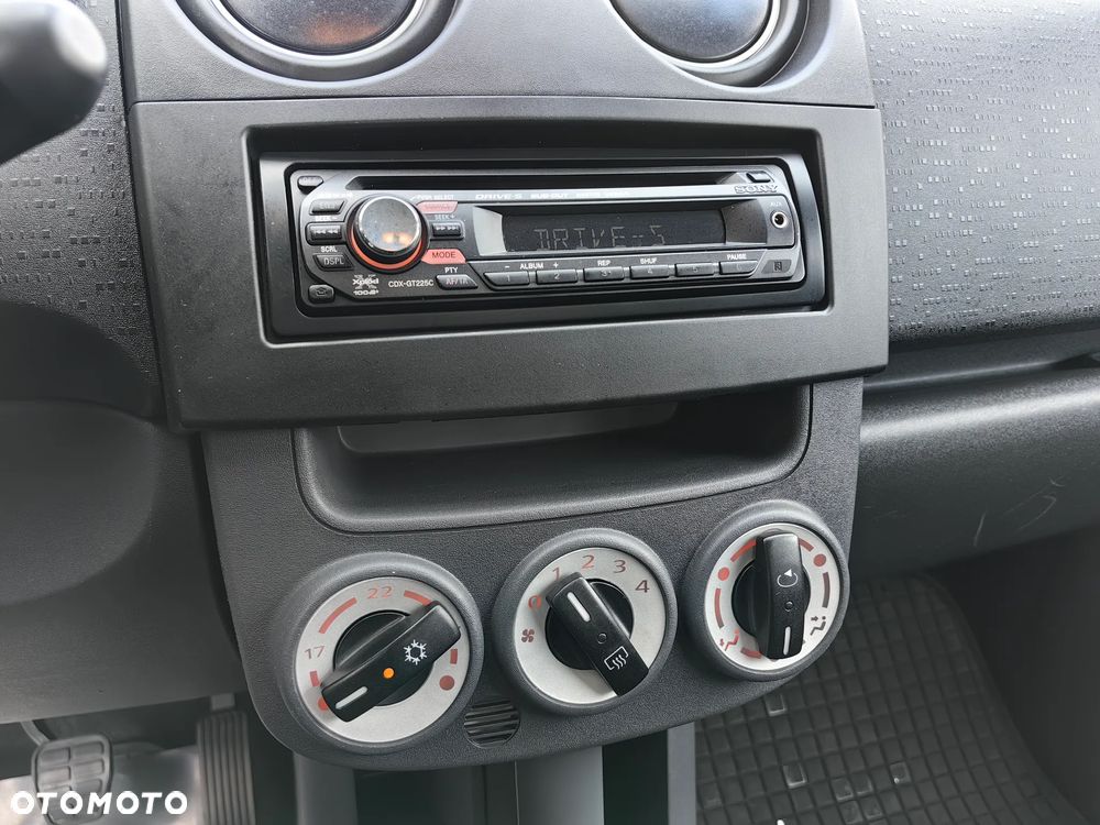 Mitsubishi Colt 1.3 Invite - 16