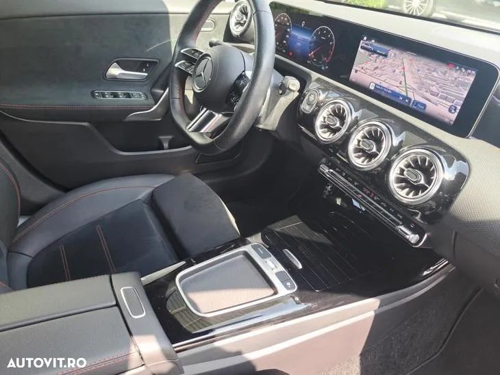 Mercedes-Benz A 200 7G-DCT AMG Line - 12