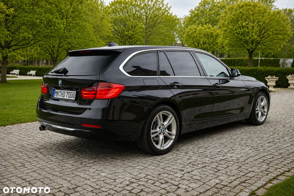 BMW Seria 3 320d xDrive Sport-Aut Luxury Line - 7