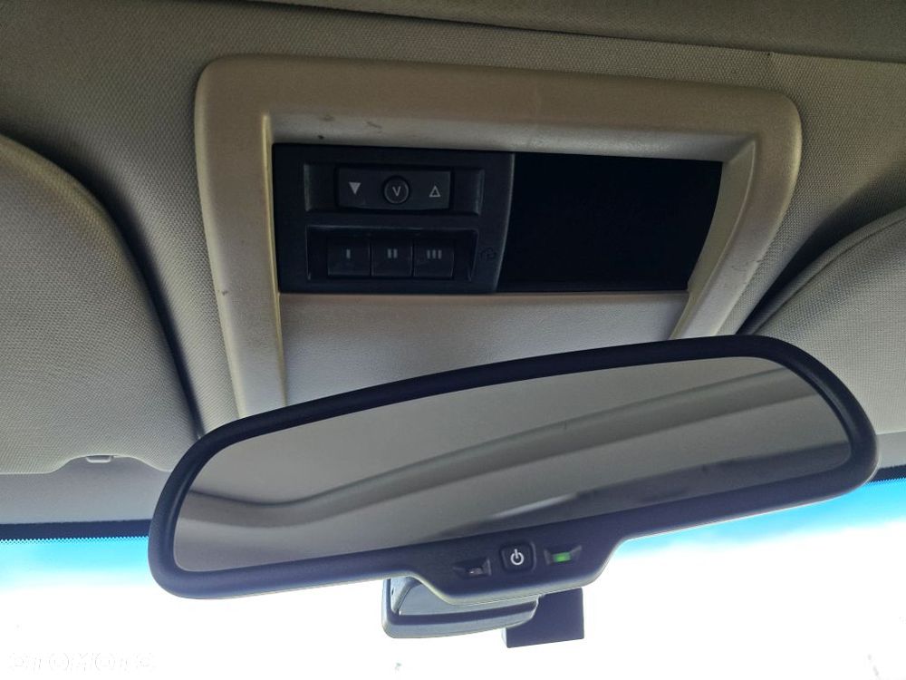 Jeep Commander 5.7 V8 HEMI Automatik Limited - 32