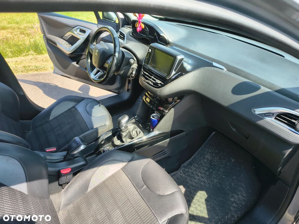 Peugeot 2008 1.6 BlueHDi Allure - 12