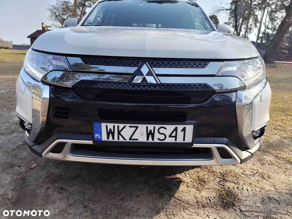 Mitsubishi Outlander - 13