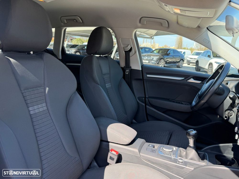 Audi A3 Sportback 1.6 TDI Sport - 12