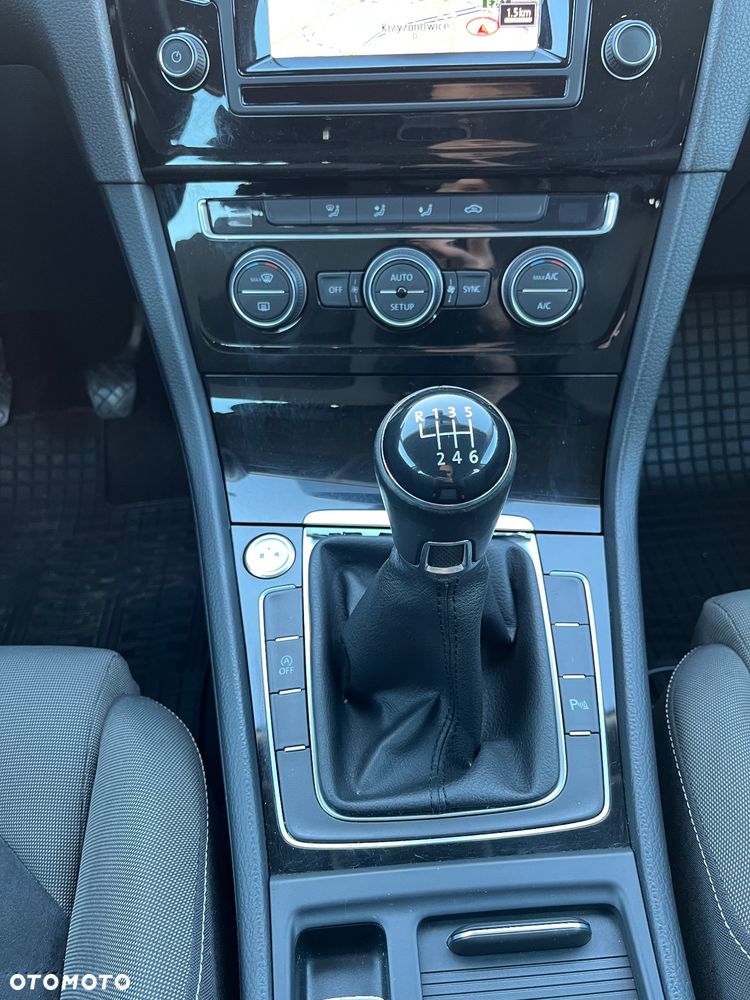 Volkswagen Golf 1.4 TSI BMT Highline - 8