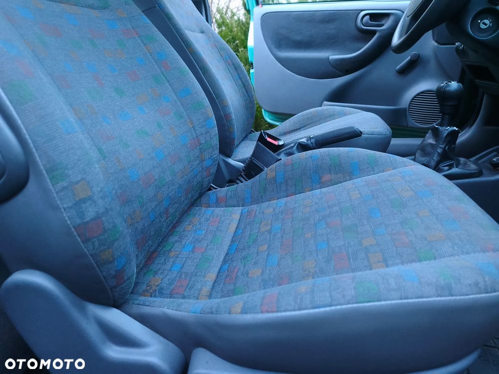 Opel Corsa 1.2 16V Comfort - 26