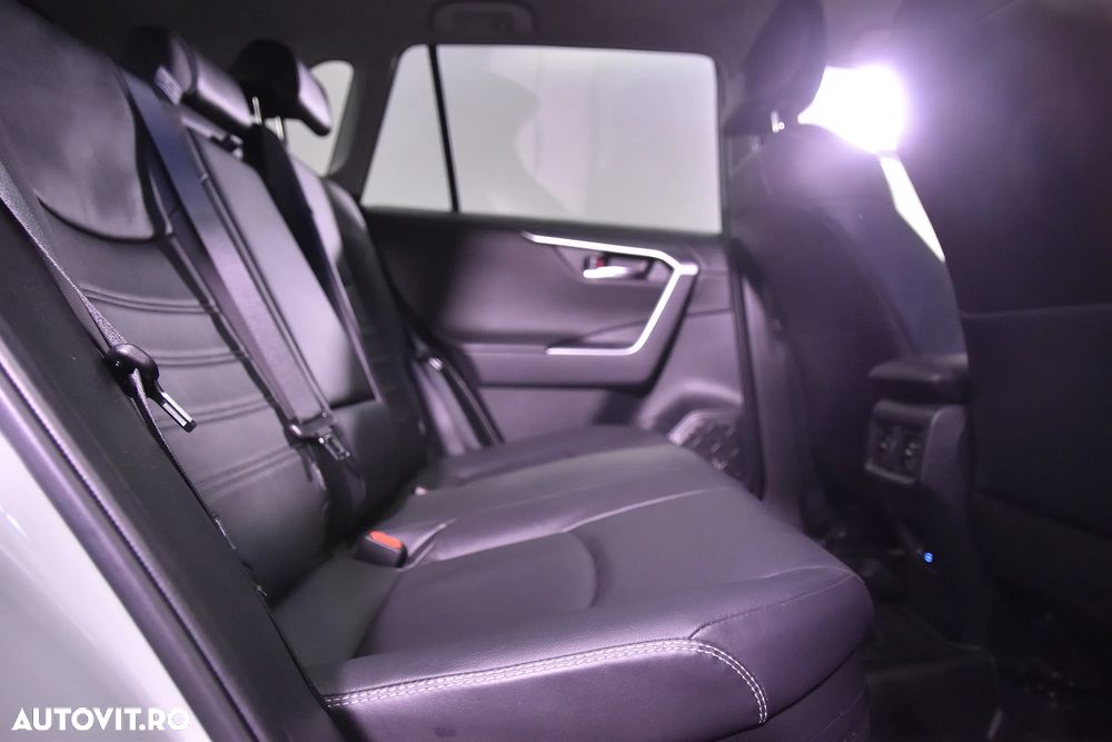 Toyota RAV4 - 12