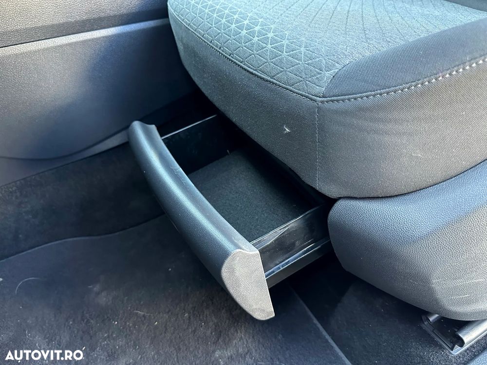 Ford Tourneo Connect 2.0L EcoBlue SWB Titanium - 12