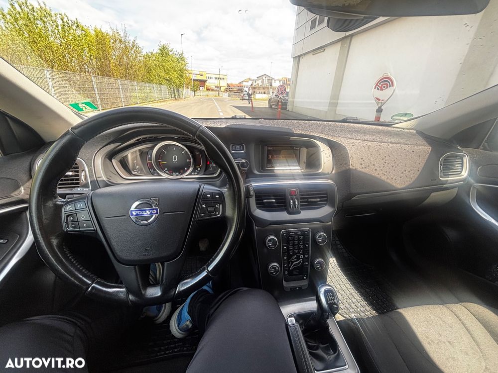 Volvo V40 D3 Basic - 6