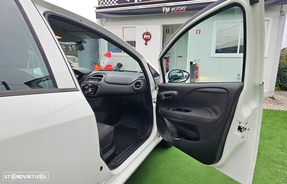 Fiat Punto 1.2 Lounge S&S - 21