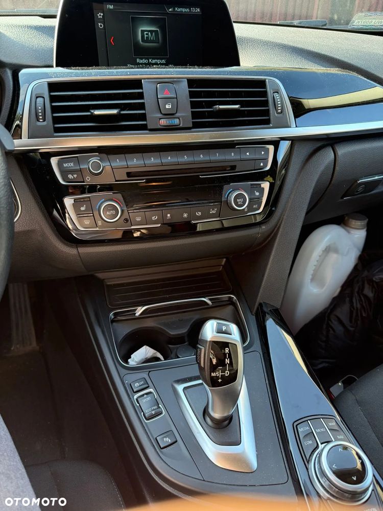 BMW Seria 3 318i - 5