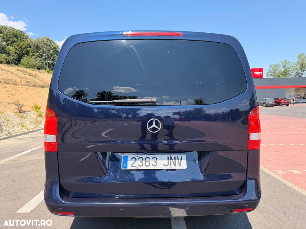 Mercedes-Benz V - 12