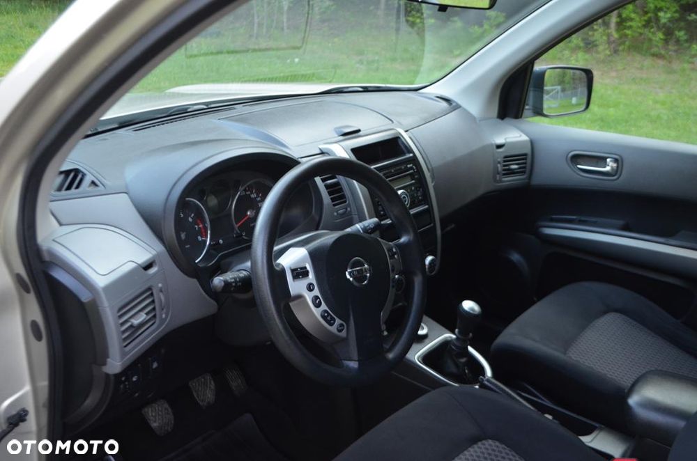 Nissan X-Trail 2.0 SE - 25