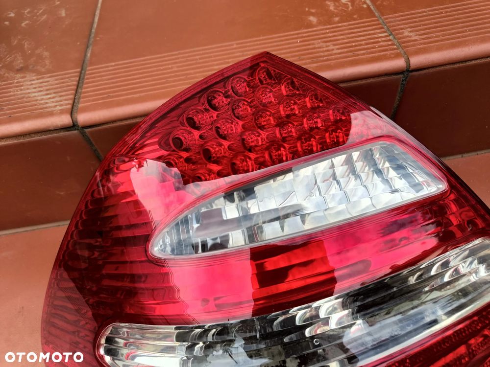 MERCEDES W211 AVANTGARDE LAMPA TYL TYLNA SEDAN 02-06 Lewa LED - 5