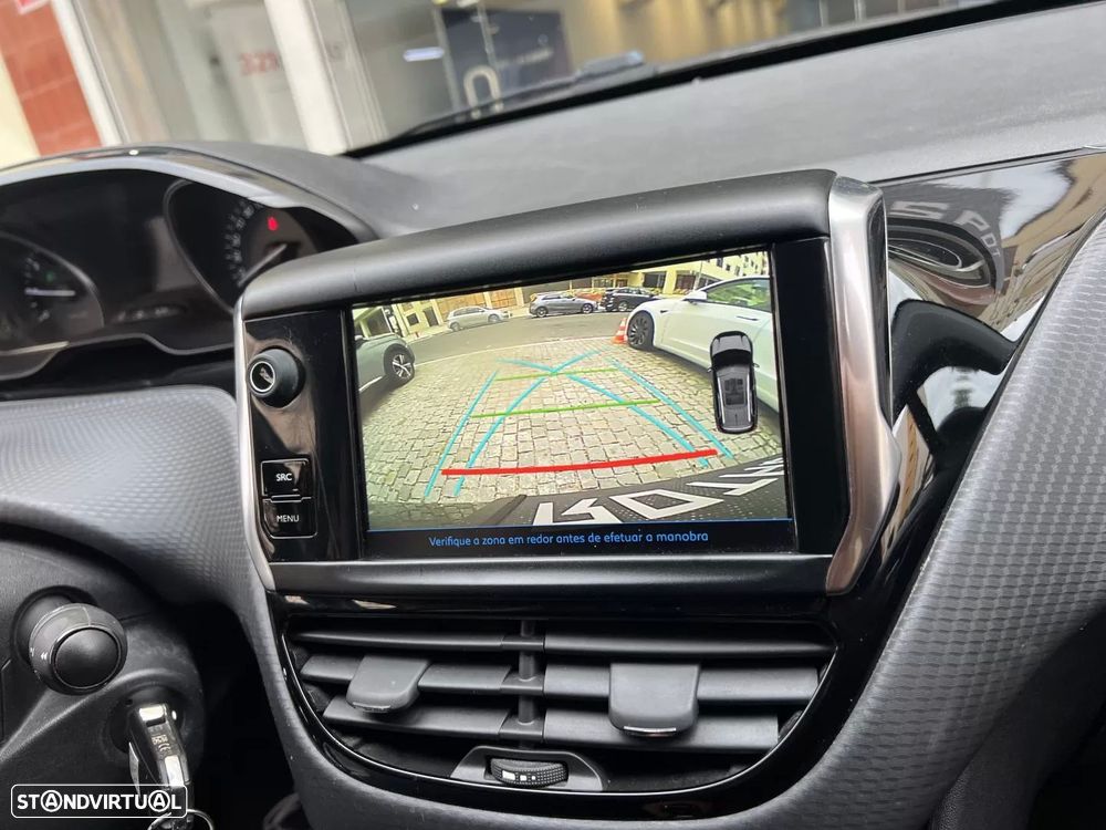 Peugeot 2008 1.2 PureTech GT Line — fotografia 17