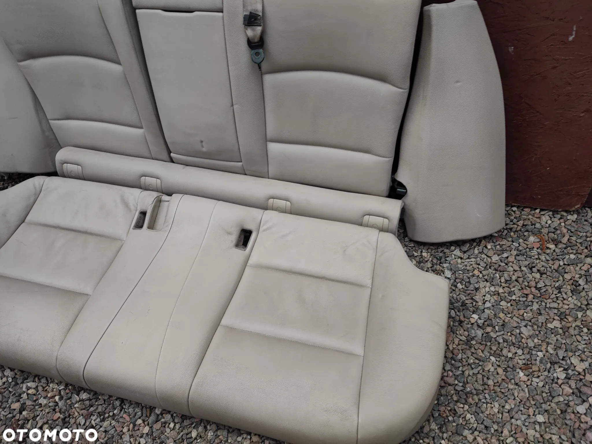 BMW F11 / F11N ORYGINALNA KANAPA TYŁ W KOLORZE DAKOTA OYSTER / BEŻOWA + PODŁOKIETNIK O NR. 7 254 260 OEM W DOBRYM STANIE - 4