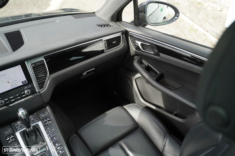 Porsche Macan S - 32