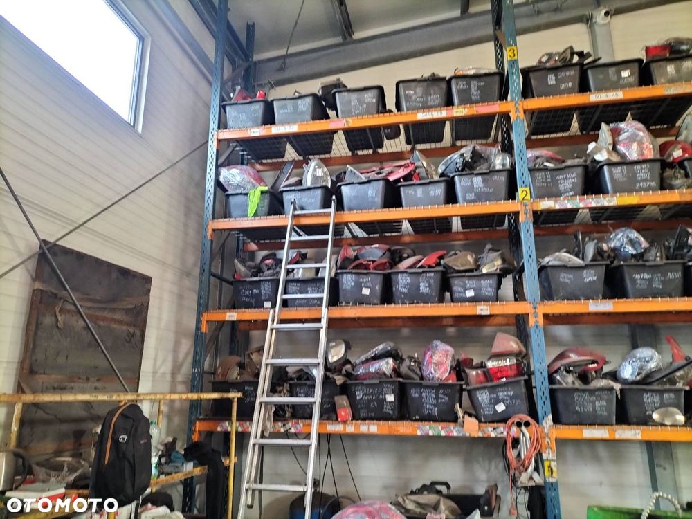 KOMPLETNY TYŁ KLAPA BAGAŻNIKA ZDERZAK TYŁ LAMPY PEUGEOT 308 T7 HB KTPD - 24