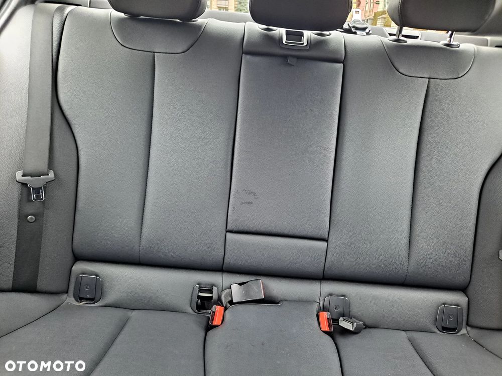 BMW Seria 3 328i xDrive Sport Line - 28