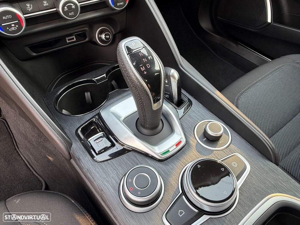 Alfa Romeo Giulia 2.2 D Super AT8 - 31