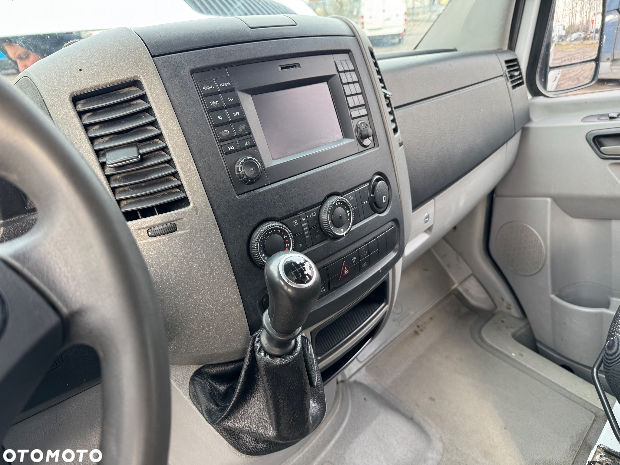Mercedes-Benz Sprinter 2017r. Brygadówka Klima NAVI 2 x Parktronic Przetwornica 230V Belka Sygnalizacyjna Kamera LIFT - 27