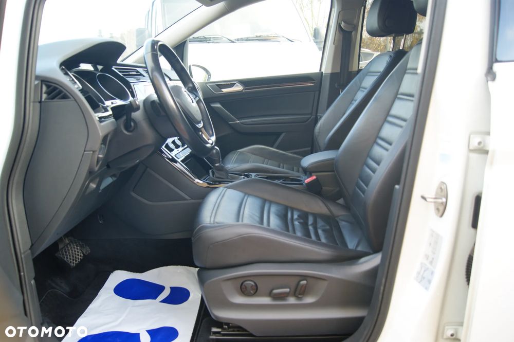 Volkswagen Touran 2.0 TDI BMT Highline DSG - 11