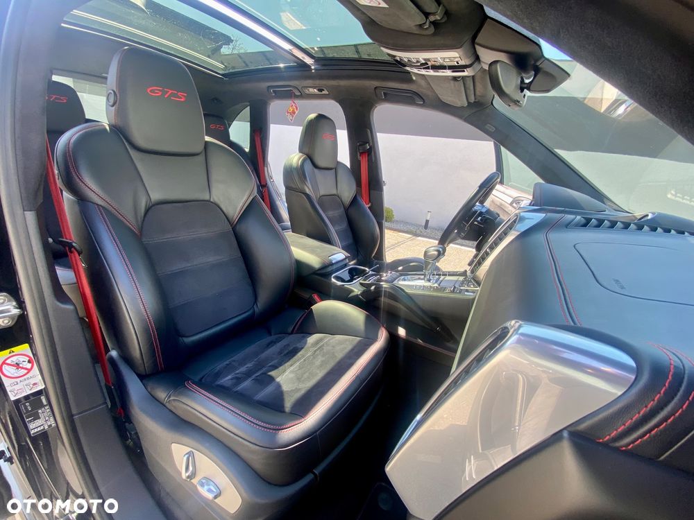 Porsche Cayenne GTS - 28