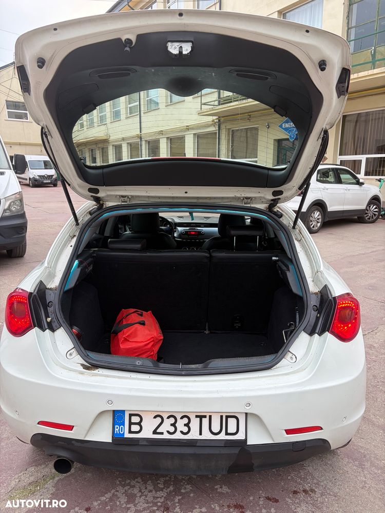 Alfa Romeo Giulietta 1.6 Mjet Distinctive - 2