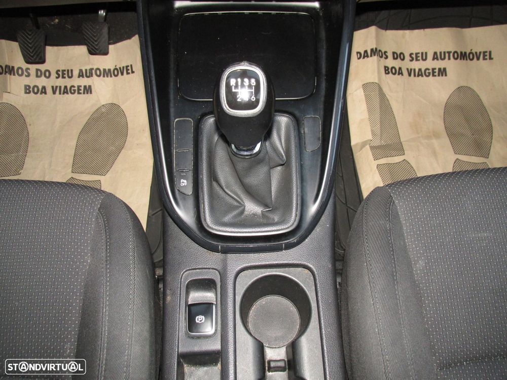 Kia Carens 1.7 CRDi ISG TX - 22