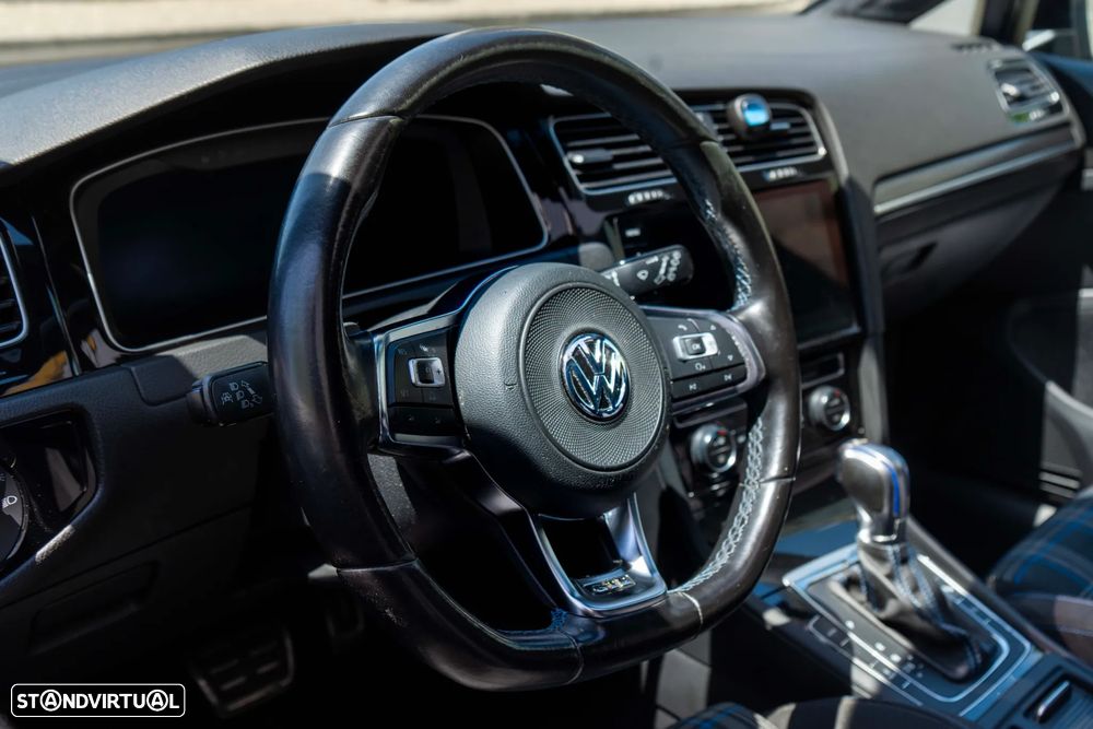 VW Golf 1.4 GTE Plug-In-Hybrid DSG - 3