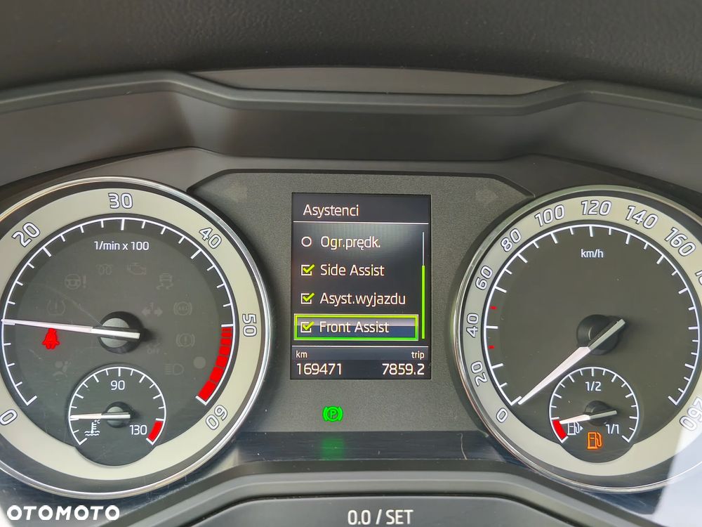 Skoda Superb 2.0 TDI DSG Ambition - 29