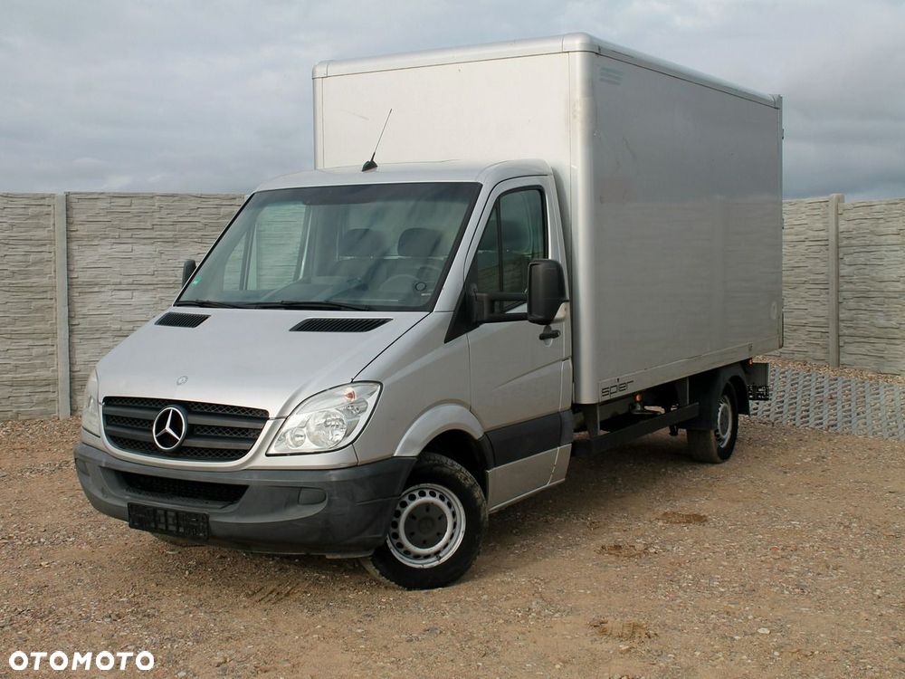 Mercedes-Benz Sprinter - 13