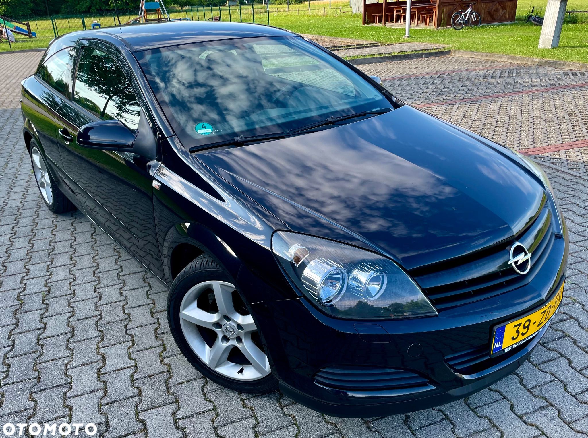 Opel Astra III GTC 1.6 Sport - 1