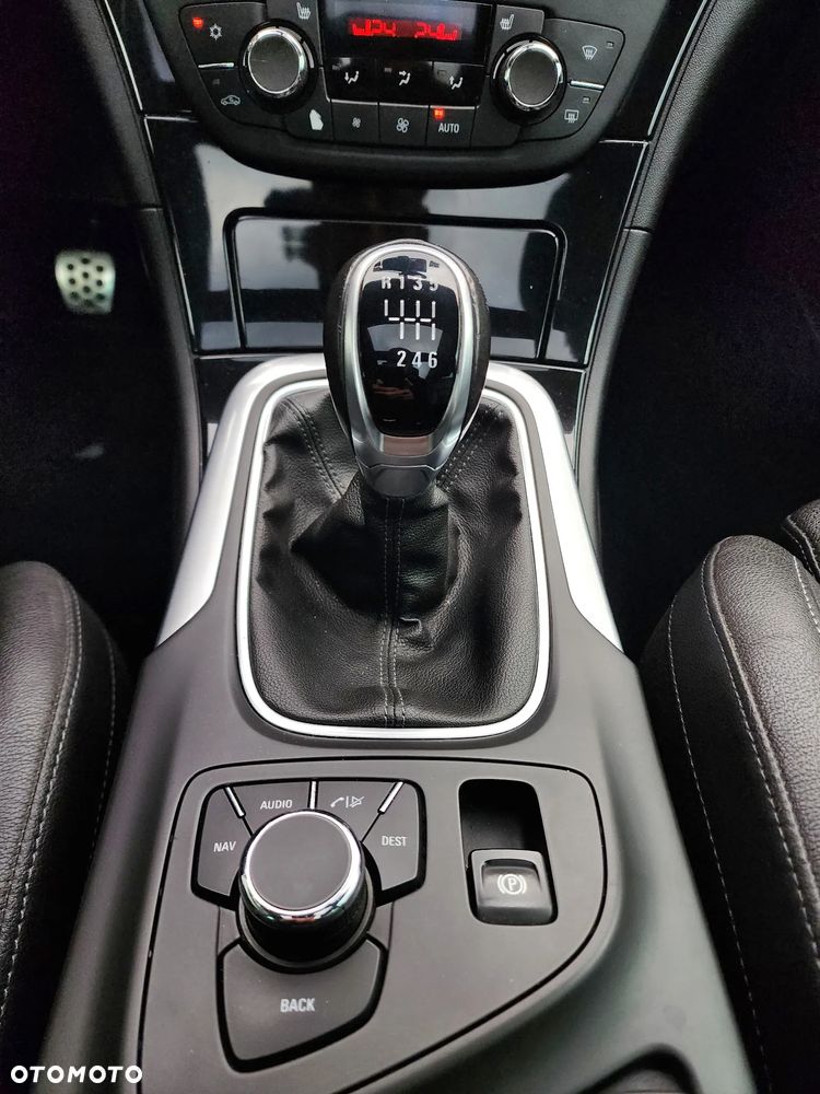 Opel Insignia 2.0 Turbo 4x4 Sport - 27