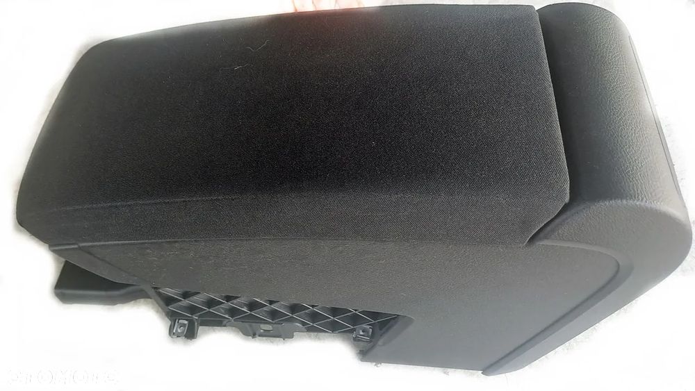 VW PASSAT B7 10r PODŁOKIETNIK OPARCIE EUROPA - 1