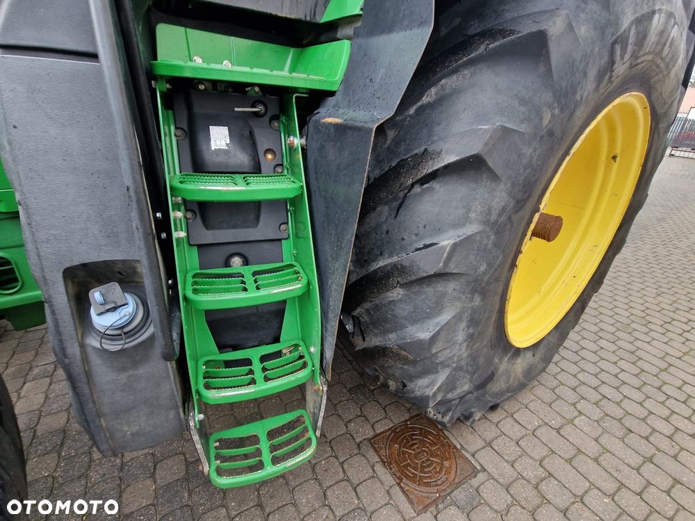 John Deere 7310R - 12