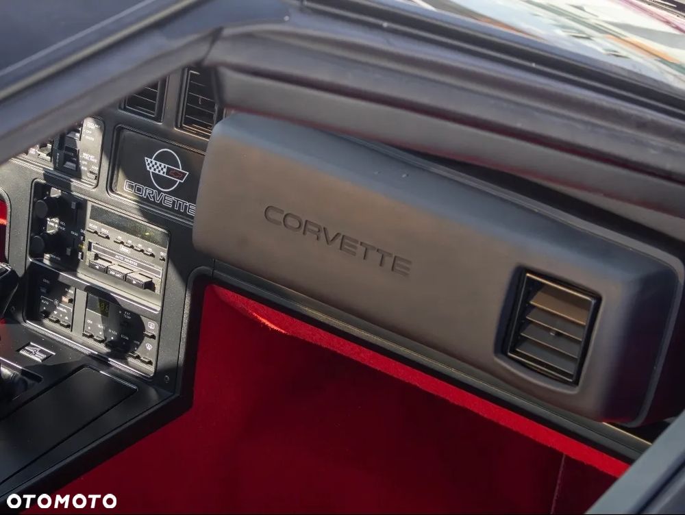 Chevrolet Corvette - 31