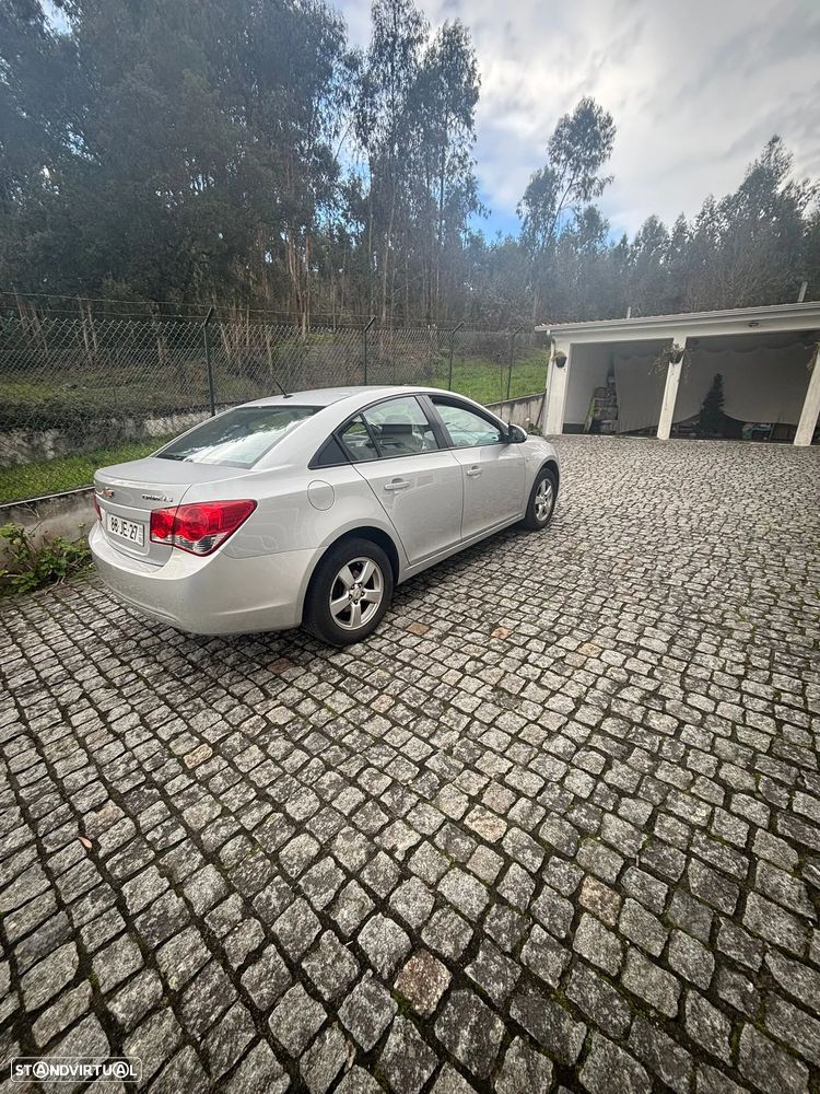 Chevrolet Cruze 1.6 LS - 5