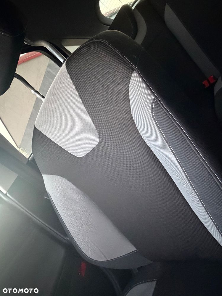 Ford Focus 1.0 EcoBoost Trend Sport - 31