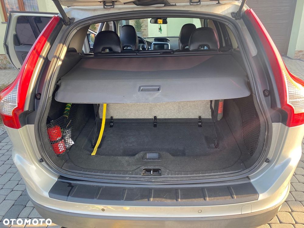 Volvo XC 60 D5 AWD - 22